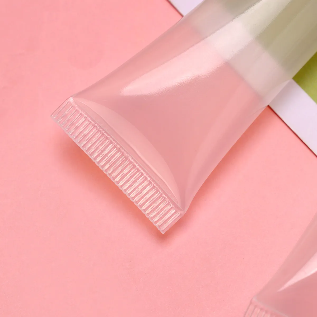 50 шт. многоразовых тюбиков для бальзама для губ, герметичные дорожные контейнеры для блеска для губ и лосьона для тела, выдавливаемые тюбики для косметики, многоразовые
50 шт. многоразовых тюбиков для бальзама для губ, герметичные дорожные контейнеры для блеска для губ и лосьона для тела, выдавливаемые тюбики для косметики, многоразовые