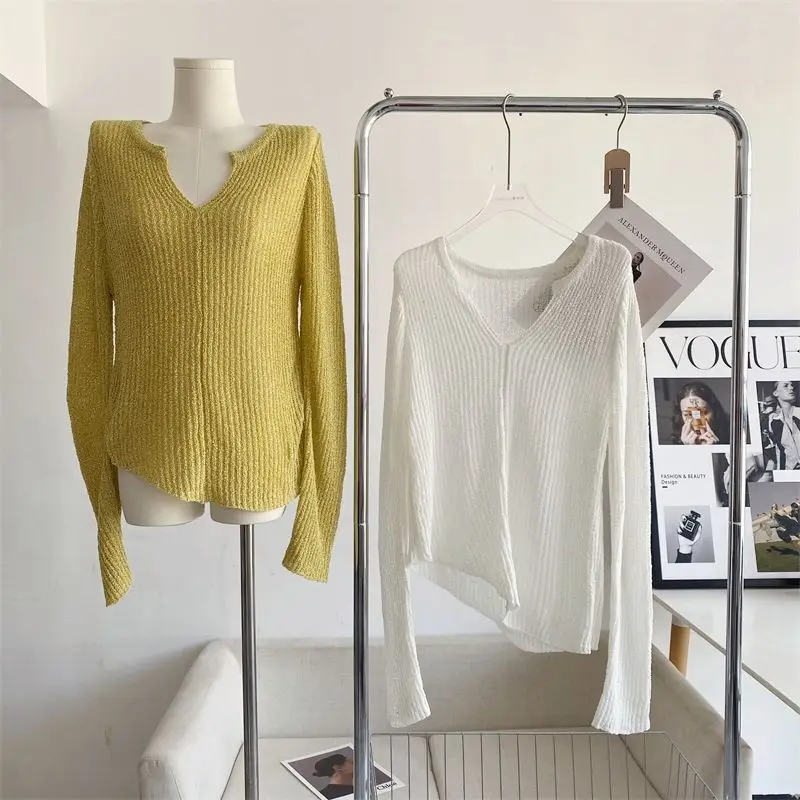 Vintage Pullover Solid Color V-neck Basic Sweater Korean Long Sleeve Casual Party Pullover Sweater
Vintage Pullover Solid Color V-neck Basic Sweater Korean Long Sleeve Casual Party Pullover Sweater