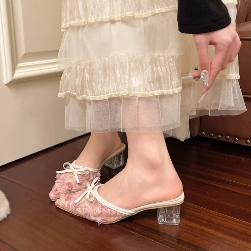 New Summer Fashion Cover Toe Lace Slippers Women's Thick Heels Wedding Party Slip On Slide Shoes
New Summer Fashion Cover Toe Lace Slippers Women's Thick Heels Wedding Party Slip On Slide Shoes