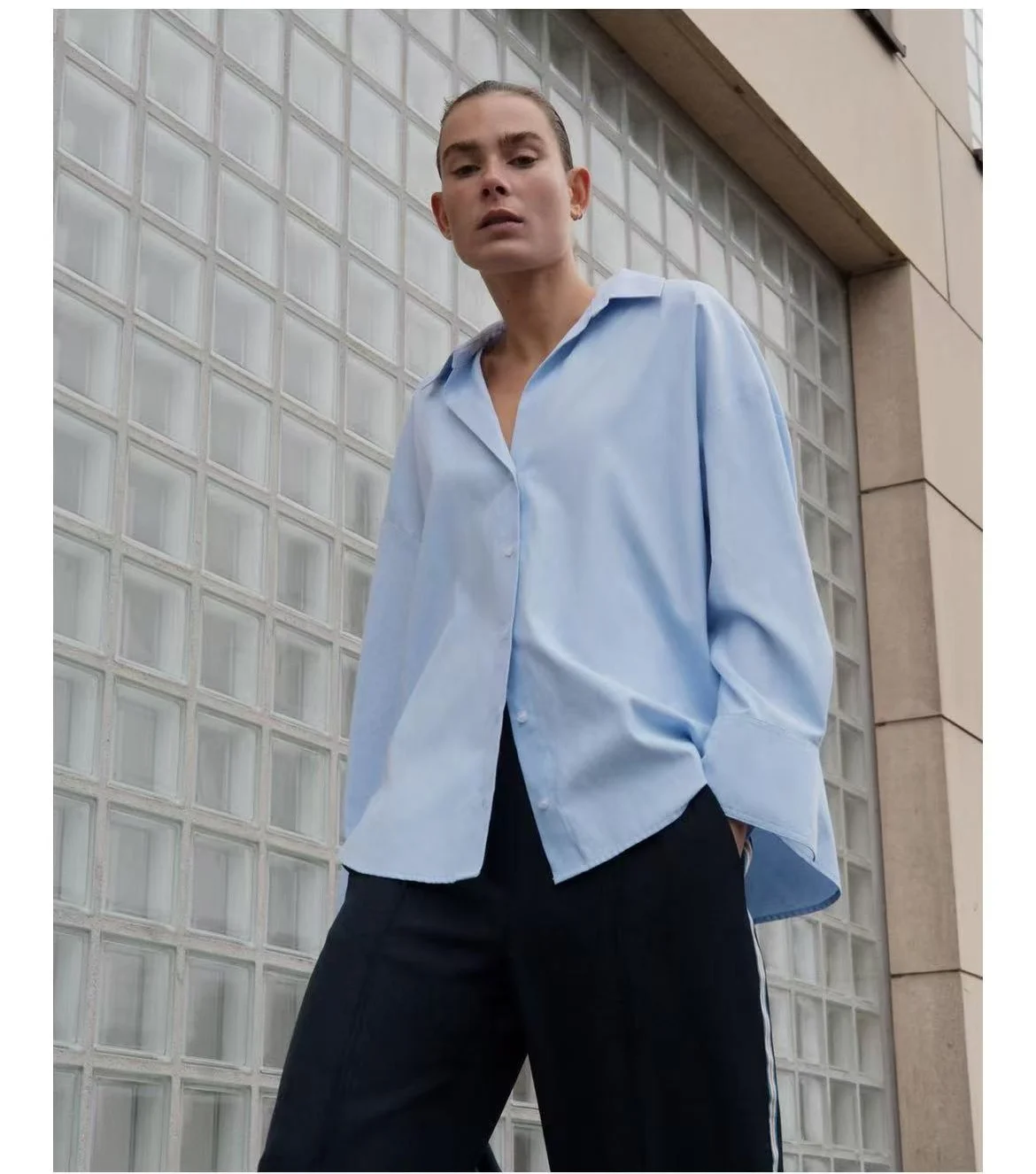 Весна 202, свободный крой, повседневный длинный воротник-све, шелковый однотонный женский базовый костюм, универсальный, простой дизайн, удобный рюкзак
Весна 202, свободный крой, повседневный длинный воротник-све, шелковый однотонный женский базовый костюм, универсальный, простой дизайн, удобный рюкзак