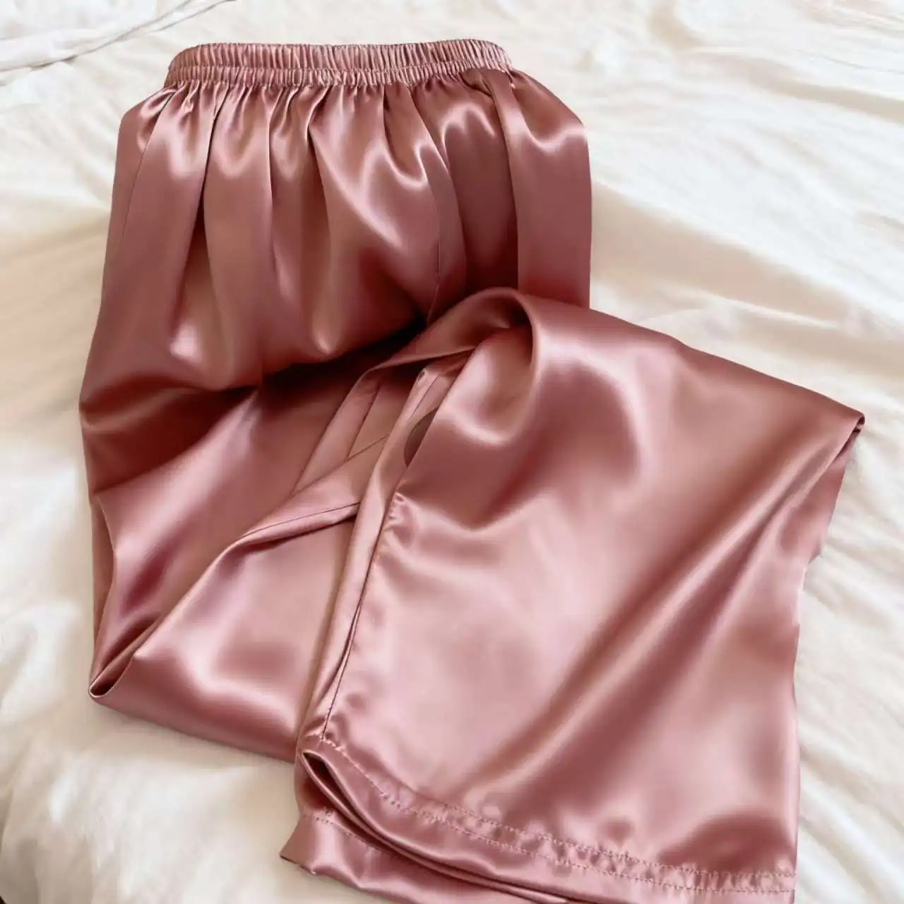 Glossy satin silk women casual pants Summer loose sleeping plus size bottoms
Glossy satin silk women casual pants Summer loose sleeping plus size bottoms