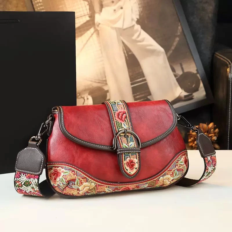 Traditional Chinese Style Saddle Bag Girls Birthday Gift Maillard Half-round Leather Embroidery Single-shoulder Crossbody Bag
Traditional Chinese Style Saddle Bag Girls Birthday Gift Maillard Half-round Leather Embroidery Single-shoulder Crossbody Bag