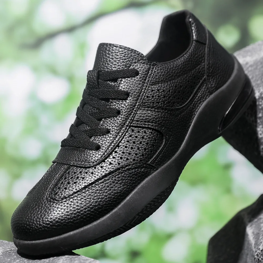 Men's Leather Casual Shoes Breathable Soft Top Lace-Up Sandals with Soft Sole Comfortable Sports Footwear
Men's Leather Casual Shoes Breathable Soft Top Lace-Up Sandals with Soft Sole Comfortable Sports Footwear