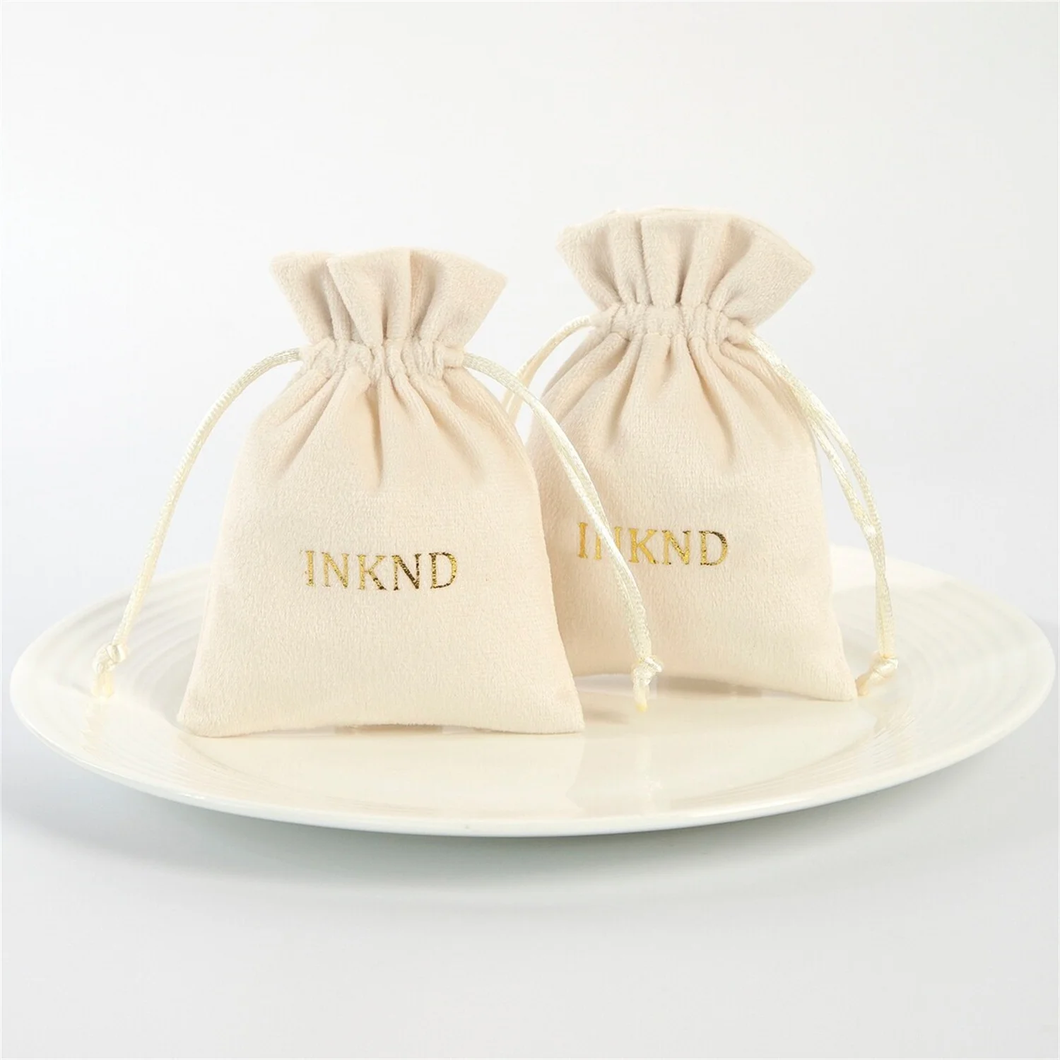 100pcs Personalized Logo Jewelry Drawstring Bags Thick Velvet Jewelry Pouches Earrings Ring Necklace Packaging Bulk Gift Bag Wed
100pcs Personalized Logo Jewelry Drawstring Bags Thick Velvet Jewelry Pouches Earrings Ring Necklace Packaging Bulk Gift Bag Wed