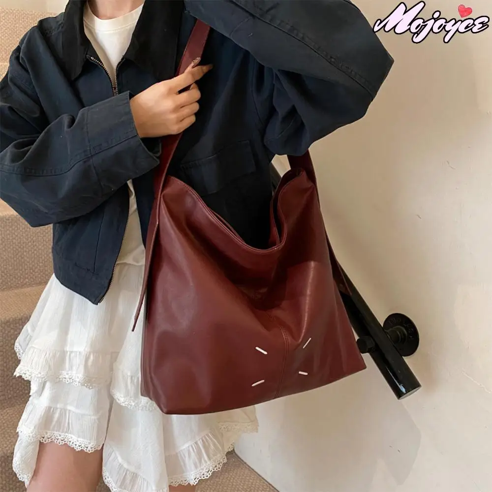 PU Leather Vintage Shoulder Bag Women Large Capacity Tote Handbag All-Match Underarm Bag Solid Versatile Commuter Bag Female Bag
PU Leather Vintage Shoulder Bag Women Large Capacity Tote Handbag All-Match Underarm Bag Solid Versatile Commuter Bag Female Bag