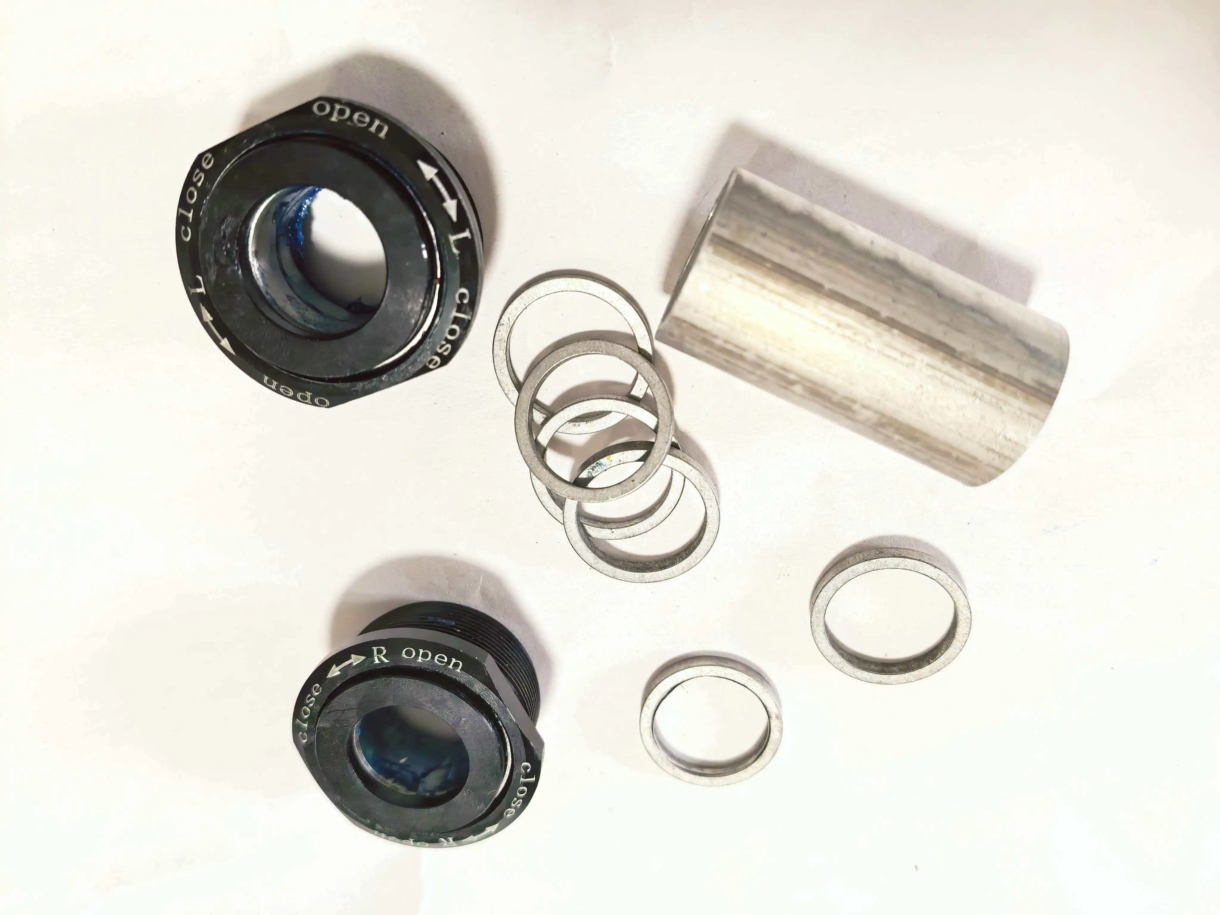 Bmx Dirt jump Fixed Gear Euro Bottom Bracket bb 19mm 4 Bearing Thread
Bmx Dirt jump Fixed Gear Euro Bottom Bracket bb 19mm 4 Bearing Thread