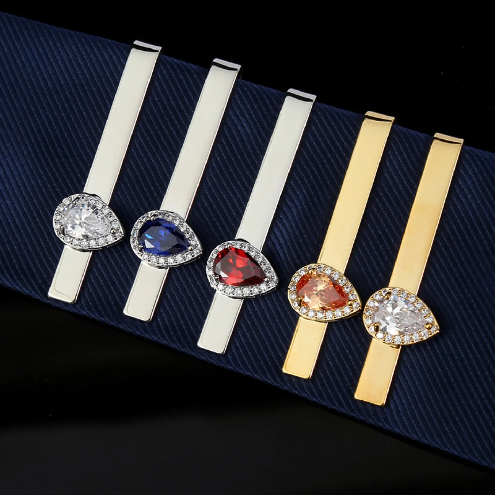 Luxury Water Drop Crystal Tie Clip Men's Boutique Fashion Temperament High-end Gift Business Wedding Couple Formal Accessories
Luxury Water Drop Crystal Tie Clip Men's Boutique Fashion Temperament High-end Gift Business Wedding Couple Formal Accessories