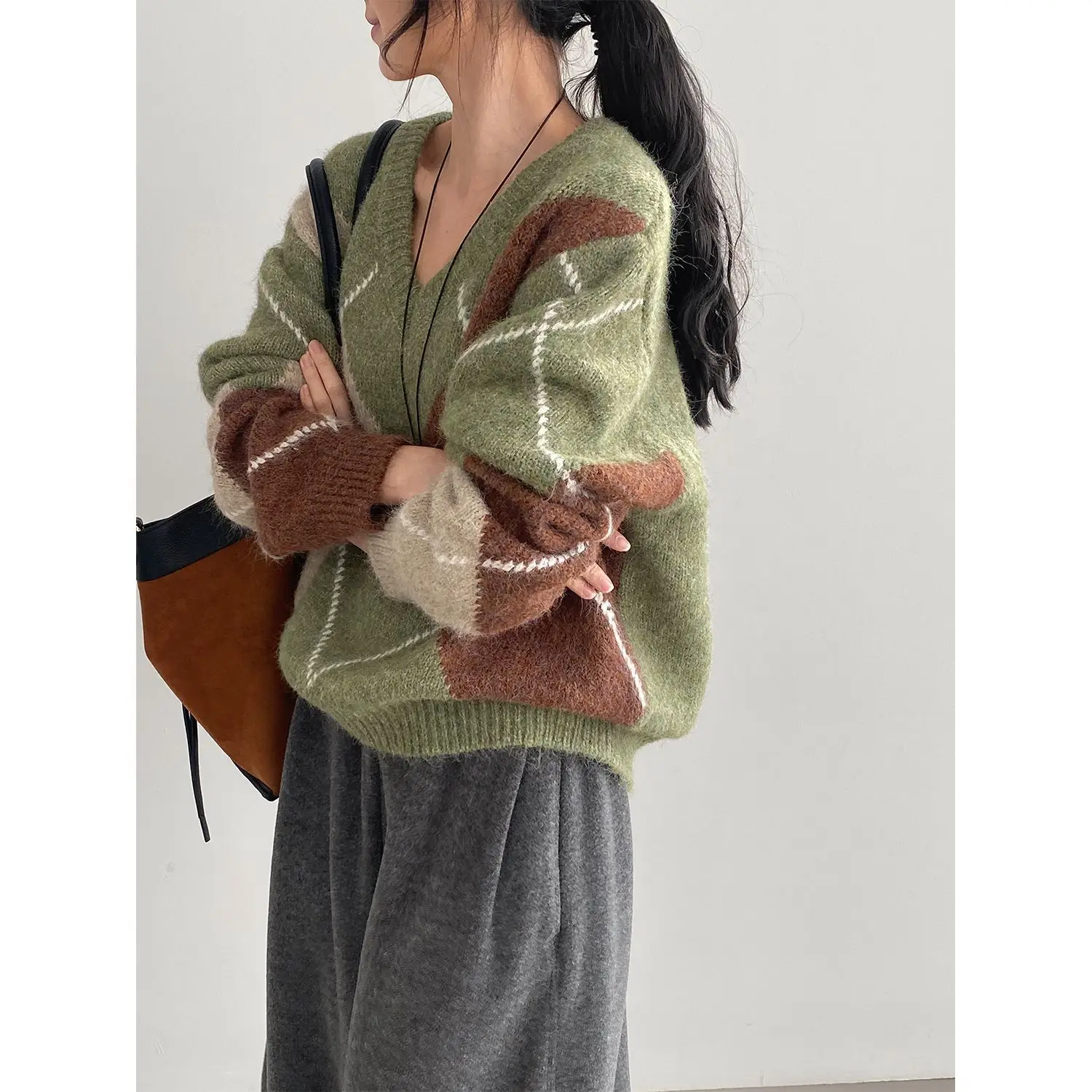 Vintage New Year Red Diamond Pattern Round Neck Sweater For Women, Atmospheric Brushed Loose Fit Versatile Knitwear Y1485
Vintage New Year Red Diamond Pattern Round Neck Sweater For Women, Atmospheric Brushed Loose Fit Versatile Knitwear Y1485