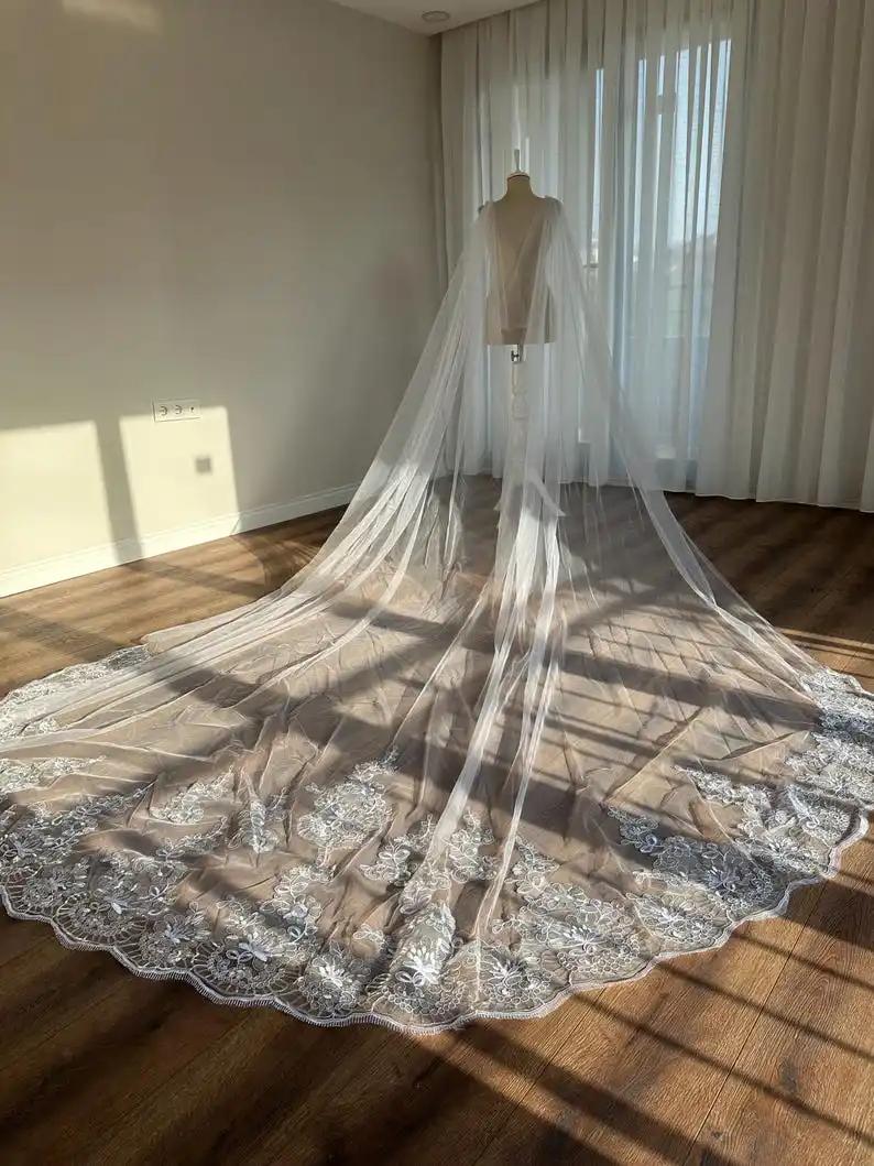 White Floral Bridal Cape Embroidered White Lace Tulle Veil Long Wedding Cape Cathedral Veil Handmade Custom Length
White Floral Bridal Cape Embroidered White Lace Tulle Veil Long Wedding Cape Cathedral Veil Handmade Custom Length