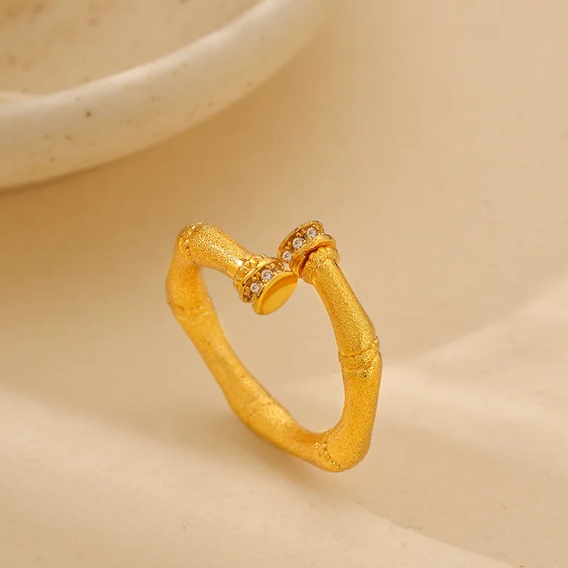 Vintage Gold Plated Inlaid Rhinestone Ancient Sand Gold Brushed Bamboo Zircon Open Finger Ring For Women Party Wear Jewelry 2026
Vintage Gold Plated Inlaid Rhinestone Ancient Sand Gold Brushed Bamboo Zircon Open Finger Ring For Women Party Wear Jewelry 2026