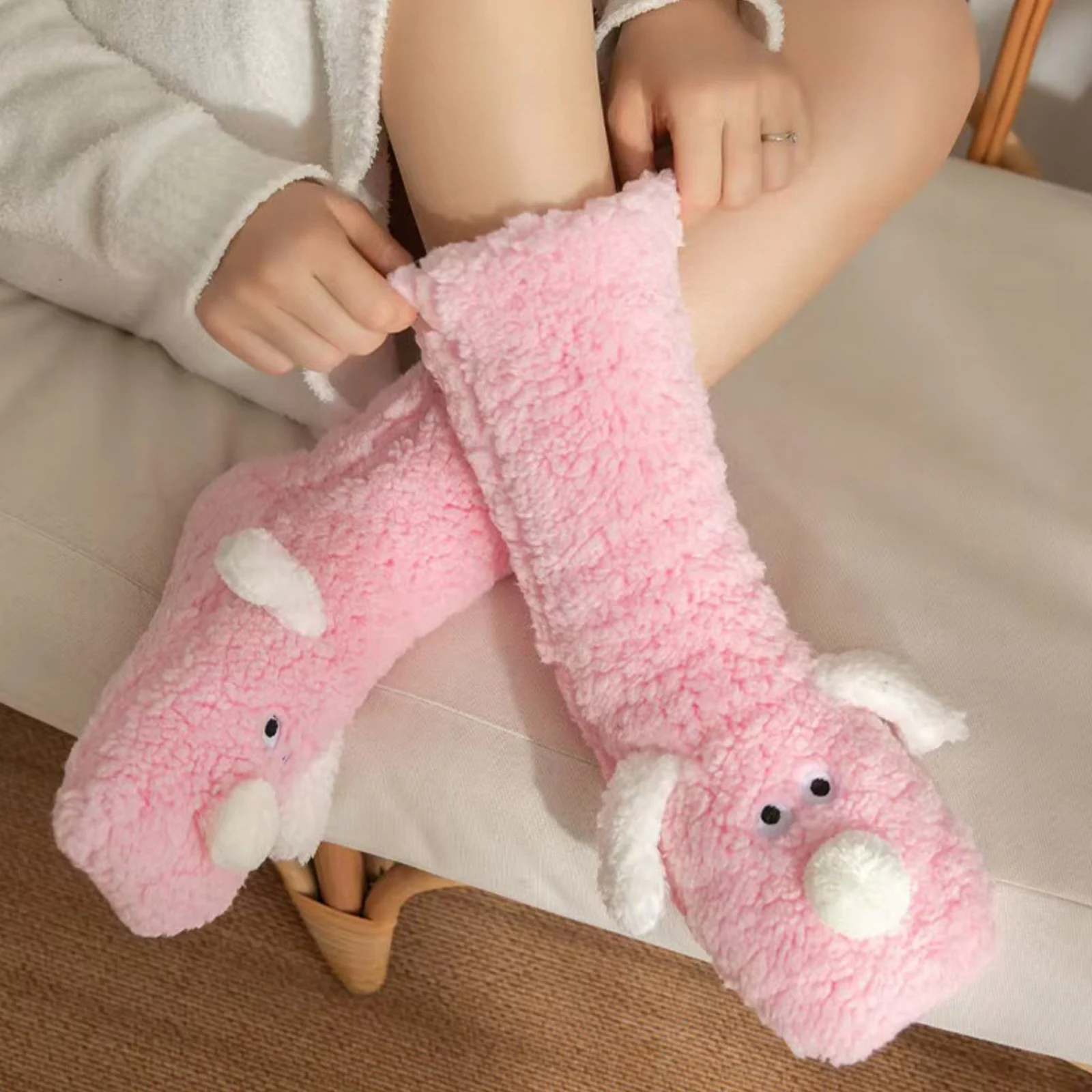 Новые модные милые утепленные носки из овечьей кожи с героями мультфильмов для женщин, зимние теплые послеродовые носки, домашние напольные носки для сна, подарок для девочки
Новые модные милые утепленные носки из овечьей кожи с героями мультфильмов для женщин, зимние теплые послеродовые носки, домашние напольные носки для сна, подарок для девочки