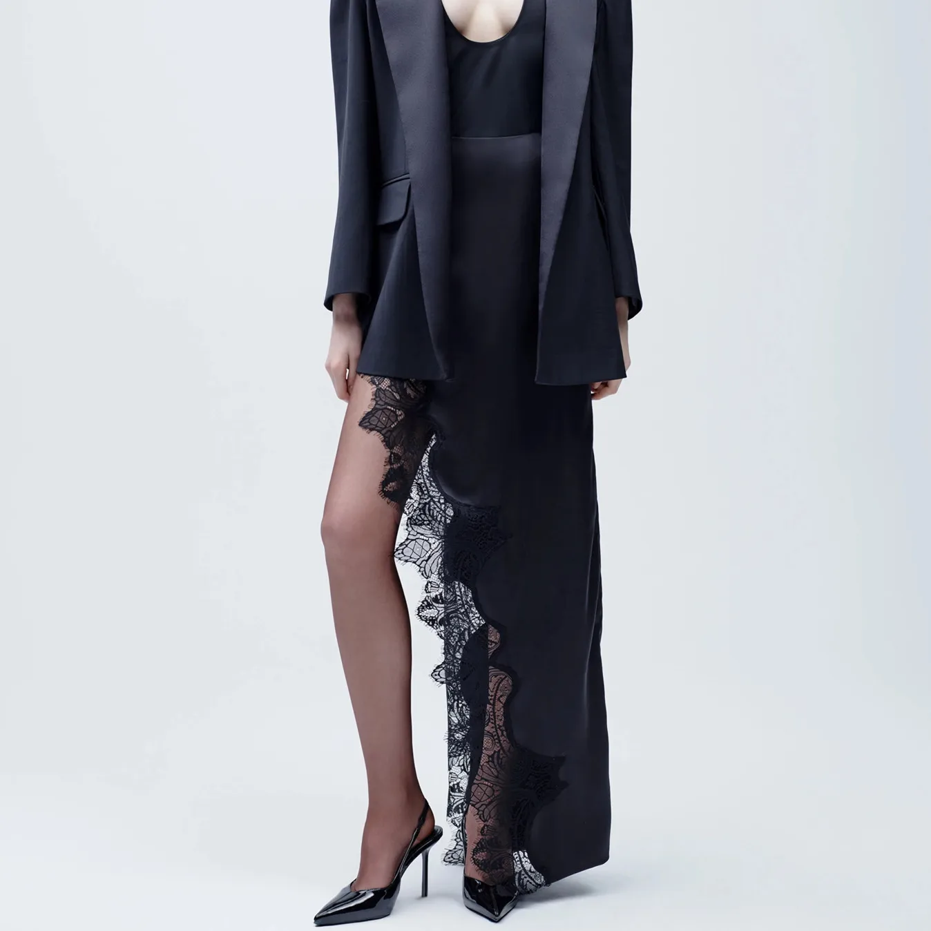 Атласная шелковая юбка макси с кружевной отделкой, элегантная женская юбка с высоким разрезом и асимметричным подолом, шелковистая длинная юбка, сексуальный наряд для вечерних мероприятий и клубов
Атласная шелковая юбка макси с кружевной отделкой, элегантная женская юбка с высоким разрезом и асимметричным подолом, шелковистая длинная юбка, сексуальный наряд для вечерних мероприятий и клубов