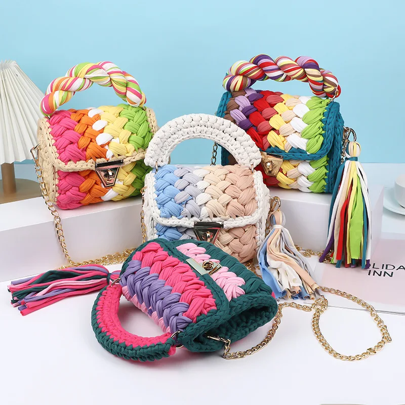 Hand-woven Hyunya same finished product, cloth strip bag, women's messenger bag, chain handbag.
Hand-woven Hyunya same finished product, cloth strip bag, women's messenger bag, chain handbag.