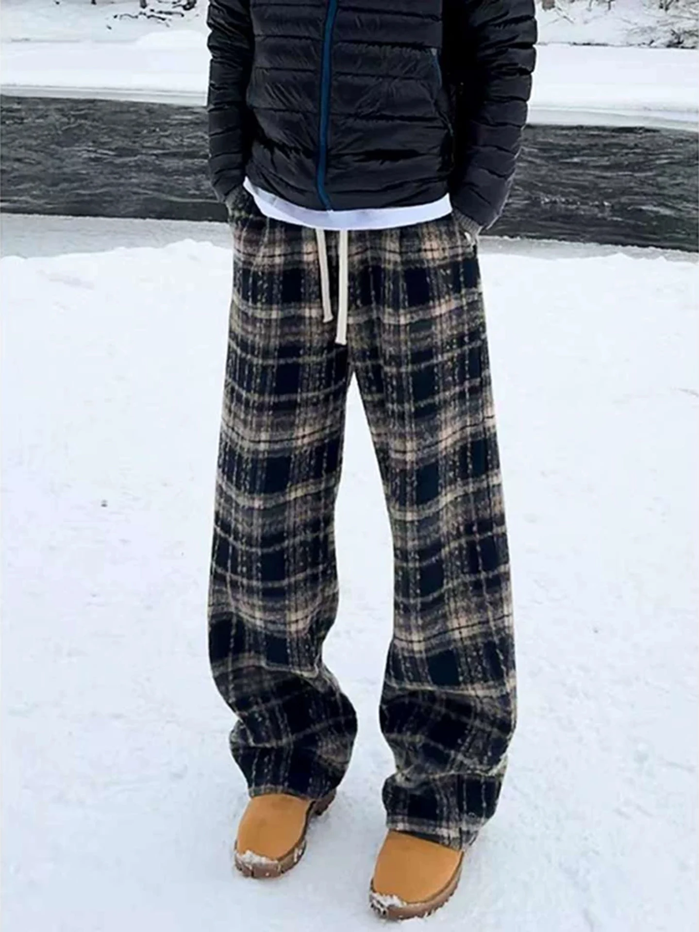 American Retro Thiened Plaid Pants Men's Winter Casual Loose Wide Leg Jeans Micro Flared Drapey Polyester Fiber Straight Tube
American Retro Thiened Plaid Pants Men's Winter Casual Loose Wide Leg Jeans Micro Flared Drapey Polyester Fiber Straight Tube