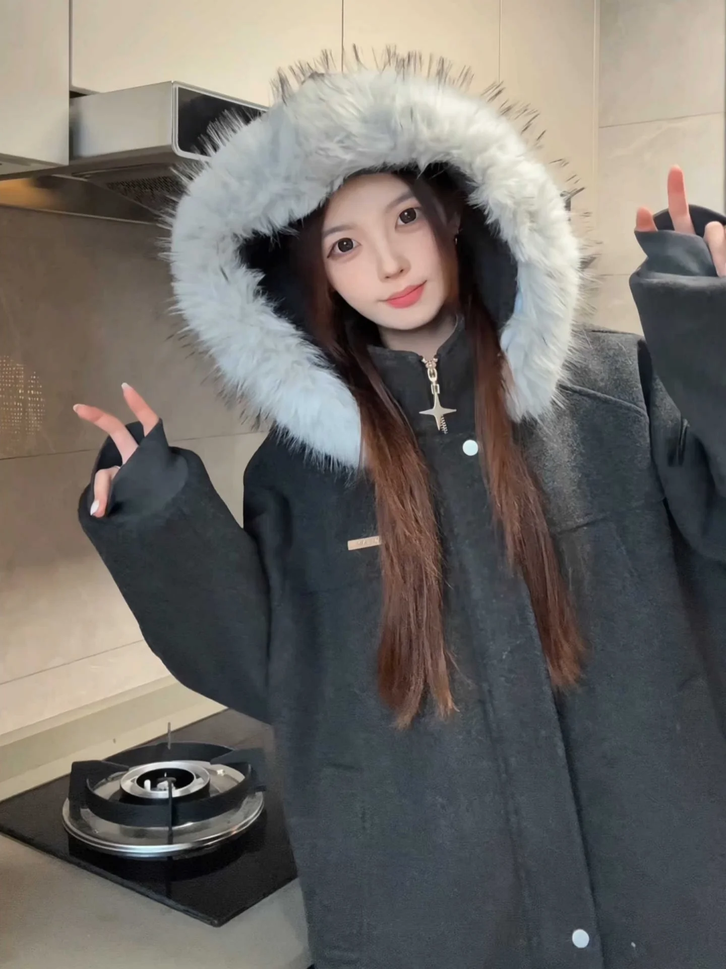 Утепленная хлопковая куртка в клетку с капюшоном для мужчин и женщин, зимняя теплая повседневная модная куртка в стиле ретро с американским дизайном и элементами пэчворка
Утепленная хлопковая куртка в клетку с капюшоном для мужчин и женщин, зимняя теплая повседневная модная куртка в стиле ретро с американским дизайном и элементами пэчворка