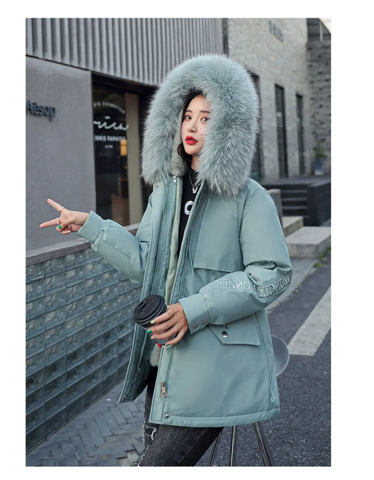 Женская парка-байкерская куртка на осень, утепленная хлопком, универсальная, модная, с леопардовым принтом, воротником-стойкой, в уличном стиле, элегантная, оверсайз, на одной пуговице
Женская парка-байкерская куртка на осень, утепленная хлопком, универсальная, модная, с леопардовым принтом, воротником-стойкой, в уличном стиле, элегантная, оверсайз, на одной пуговице