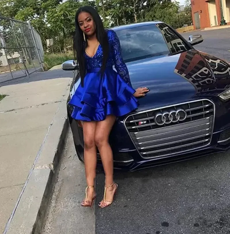 Royal Blue Satin Tiered Short Homecoming Dresses Long Sleeves Sequins V-Neck Sexy Cocktail Party Graduation Mini Gowns
Royal Blue Satin Tiered Short Homecoming Dresses Long Sleeves Sequins V-Neck Sexy Cocktail Party Graduation Mini Gowns