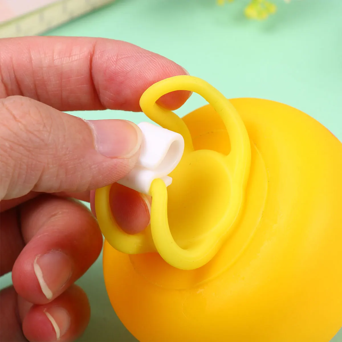 Mountain Road Bike Cartoon Horn Yellow Squeeze Honker Light Bicycle Accessories Safety Decoration Loud Sound 
Mountain Road Bike Cartoon Horn Yellow Squeeze Honker Light Bicycle Accessories Safety Decoration Loud Sound