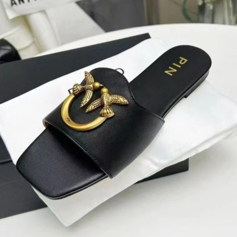 2026 Anti-slip Flat-bottom Versatile New Style Single-Angle Square-Toe Beach Shoes Casual Slippers Fashion Slippers for Women
2026 Anti-slip Flat-bottom Versatile New Style Single-Angle Square-Toe Beach Shoes Casual Slippers Fashion Slippers for Women