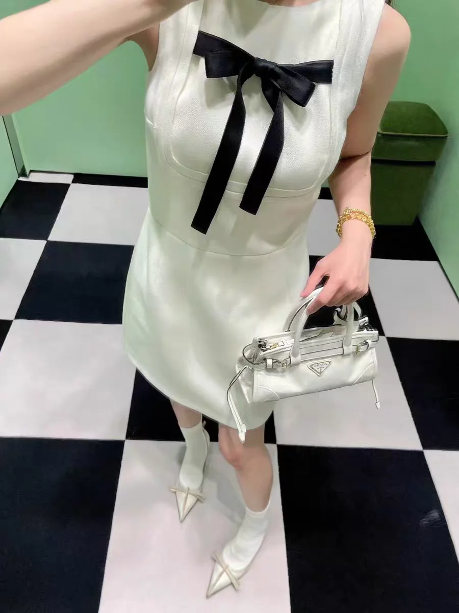 Retro Knot Waist Cinching Dress Women's Elegant Lady Style Sleeveless Vest Dress High Waist A-Line Skirt
Retro Knot Waist Cinching Dress Women's Elegant Lady Style Sleeveless Vest Dress High Waist A-Line Skirt
