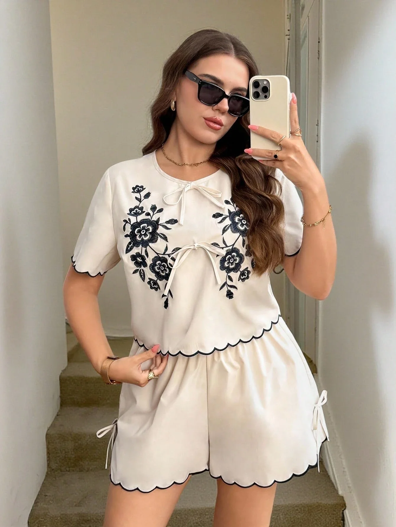 Floral Embroidered Top And Shorts 2 Piece Set Casual Summer Outfit Women
Floral Embroidered Top And Shorts 2 Piece Set Casual Summer Outfit Women