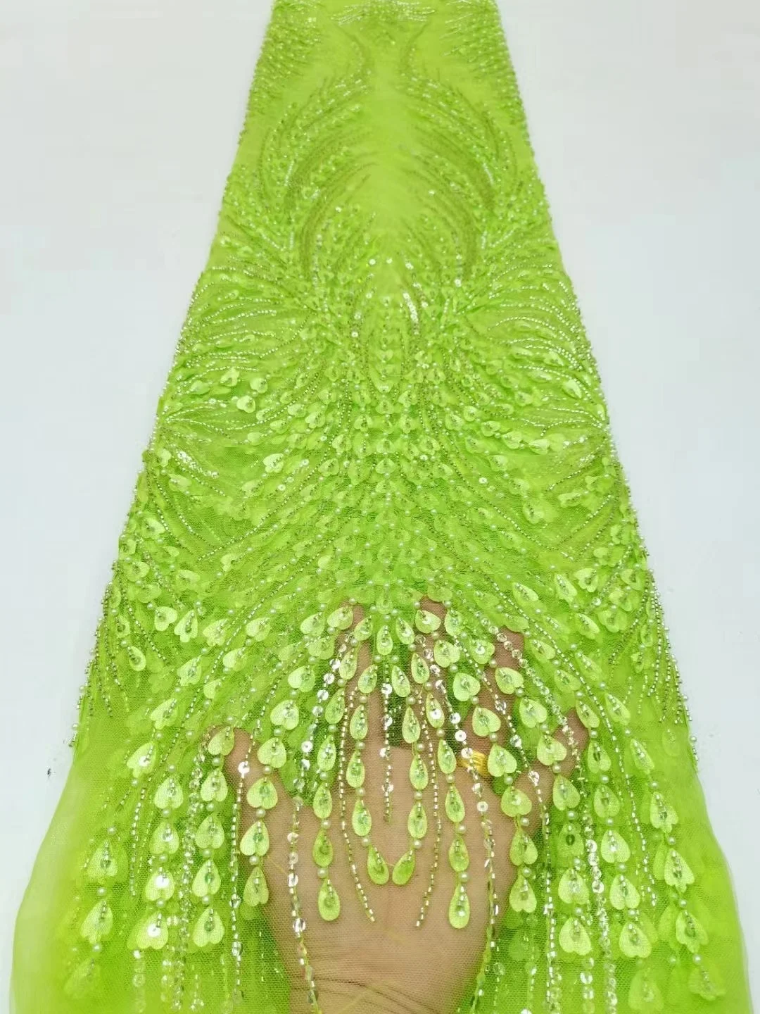 High Quality Sequins Beaded Embroidery Lace Luxurious Nigerian Handmade Beads Lace Fabric African French Lace Fabric For Dress
High Quality Sequins Beaded Embroidery Lace Luxurious Nigerian Handmade Beads Lace Fabric African French Lace Fabric For Dress