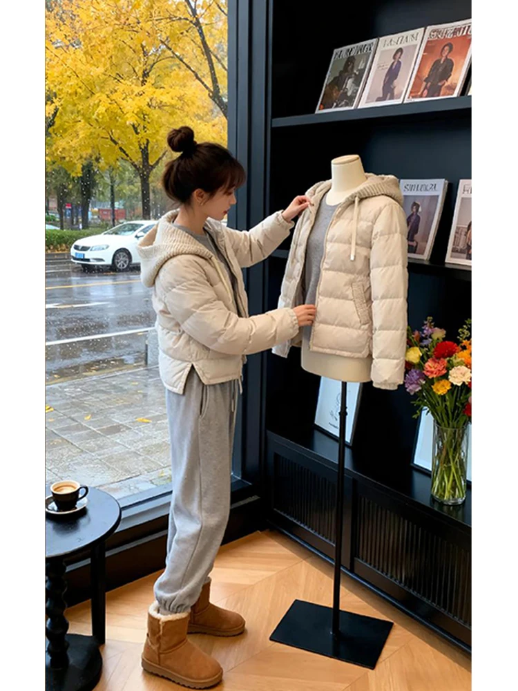 Warm ort Cotton Jaet Women's 2026 Winter New Korean Sle Bread Coat with Hat Small Fraance Sle Versatile Faionable
Warm ort Cotton Jaet Women's 2026 Winter New Korean Sle Bread Coat with Hat Small Fraance Sle Versatile Faionable