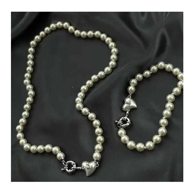 Pearl Love Necklace Female Wei Wei'an Retro Resin Peach Heart Collarbone Chain Gold and Silver Live Broadcast Explosion
Pearl Love Necklace Female Wei Wei'an Retro Resin Peach Heart Collarbone Chain Gold and Silver Live Broadcast Explosion