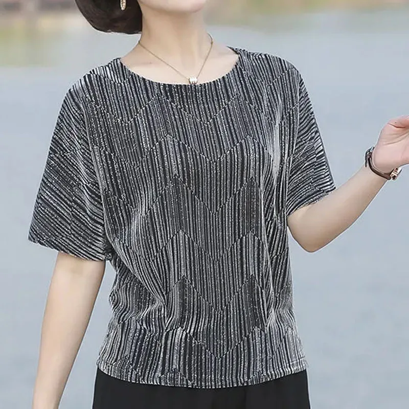 Vintage Loose Bright Silk Short Sleeve T-shirt Pullovers Women's Clothing Summer Casual Fashion Female Round Neck All-match Tops
Vintage Loose Bright Silk Short Sleeve T-shirt Pullovers Women's Clothing Summer Casual Fashion Female Round Neck All-match Tops