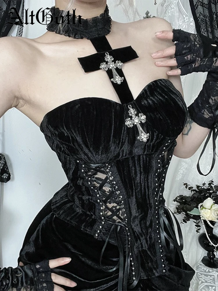 AltGoth Y2k E-girl Gothic Velvet Vest Women Streetwear Harajuku Cyber Punk Cross Patchwork Halter Lace-up Corset Crop Tank Tops
AltGoth Y2k E-girl Gothic Velvet Vest Women Streetwear Harajuku Cyber Punk Cross Patchwork Halter Lace-up Corset Crop Tank Tops