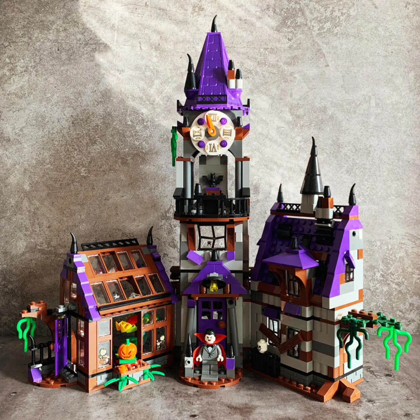MOC 860pcs Movie Series Mystery Mansion Haunted Modular House Castle 10432 BuildiMOC 860pcs Mng Blocks Sets Festival Party Gifts
MOC 860pcs Movie Series Mystery Mansion Haunted Modular House Castle 10432 BuildiMOC 860pcs Mng Blocks Sets Festival Party Gifts
