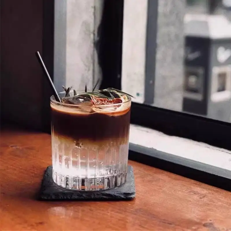 Ins Style Café American Iced Latte Coffee Cold Brew Мокко Полосатая чашка Стакан для виски
Ins Style Café American Iced Latte Coffee Cold Brew Мокко Полосатая чашка Стакан для виски