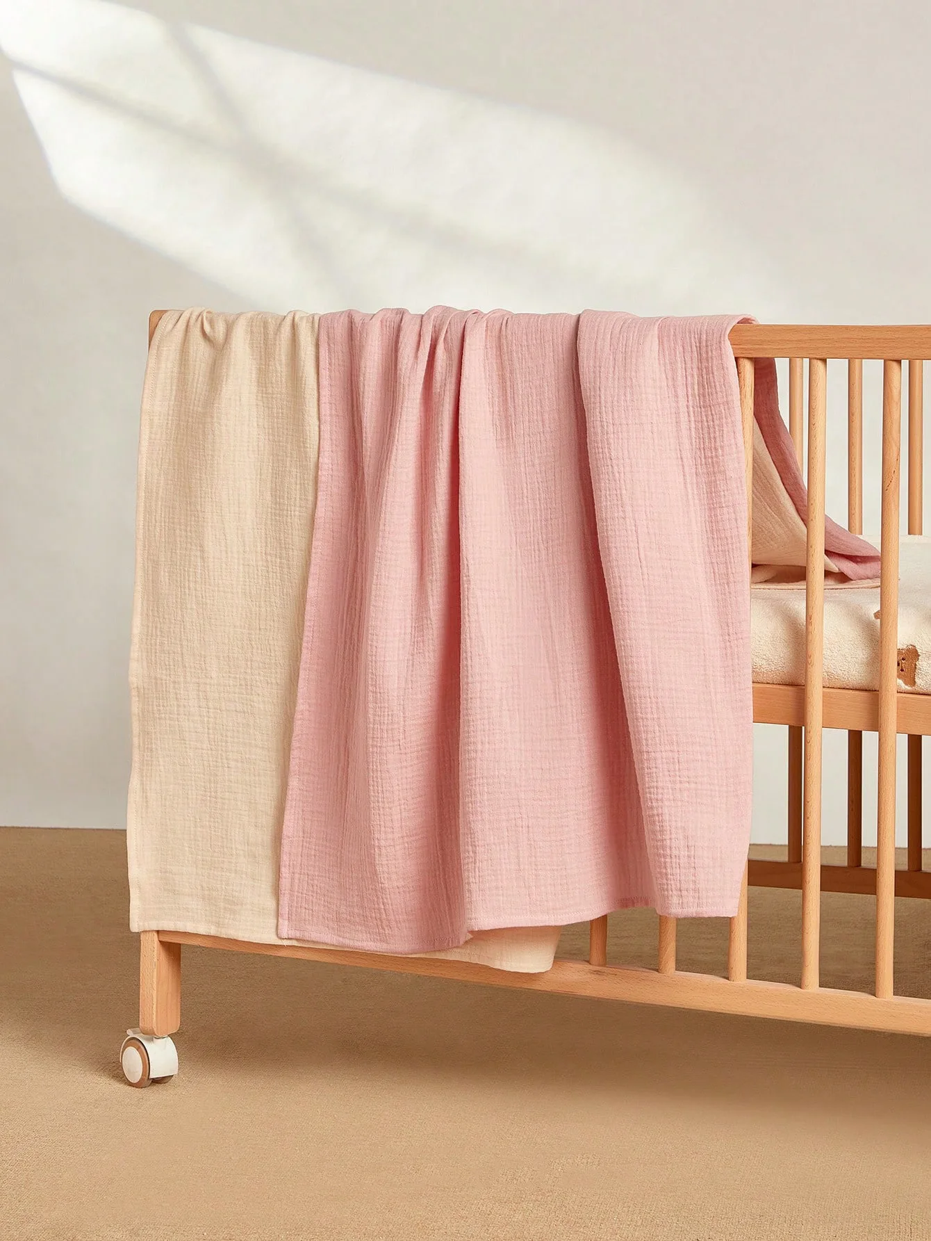 Летнее детское одеяло для новорожденных, 2-слойное хлопковое детское пеленальное одеяло, мягкое детское одеяло для кроватки, одеяло, детская накидка, банные полотенца
Летнее детское одеяло для новорожденных, 2-слойное хлопковое детское пеленальное одеяло, мягкое детское одеяло для кроватки, одеяло, детская накидка, банные полотенца