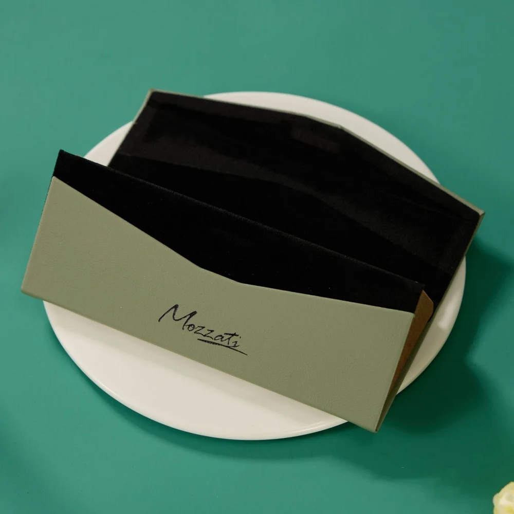 1Pcs Triangular Folding Glasses Case Waterproof Spectacle Case Lightweight Portable Leather Glasses Box for Women
1Pcs Triangular Folding Glasses Case Waterproof Spectacle Case Lightweight Portable Leather Glasses Box for Women
