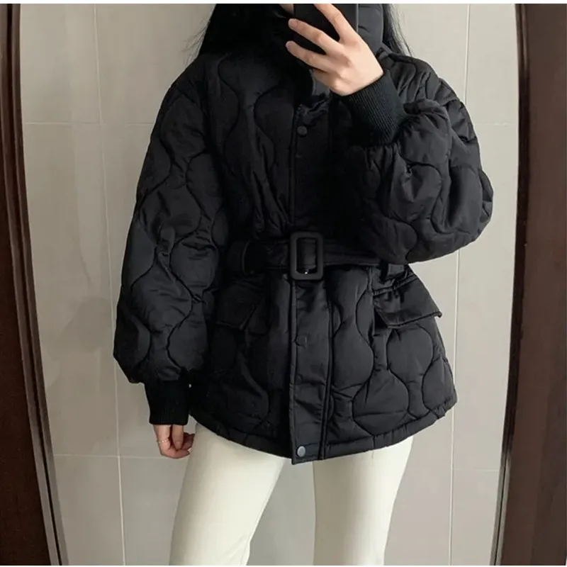 Women Fashion Down Cotton Padded Coats With Belt Slim Stand Collar Full Sleeve Pocket Coat Winter Thicken Warm Skiing Jacket
Women Fashion Down Cotton Padded Coats With Belt Slim Stand Collar Full Sleeve Pocket Coat Winter Thicken Warm Skiing Jacket