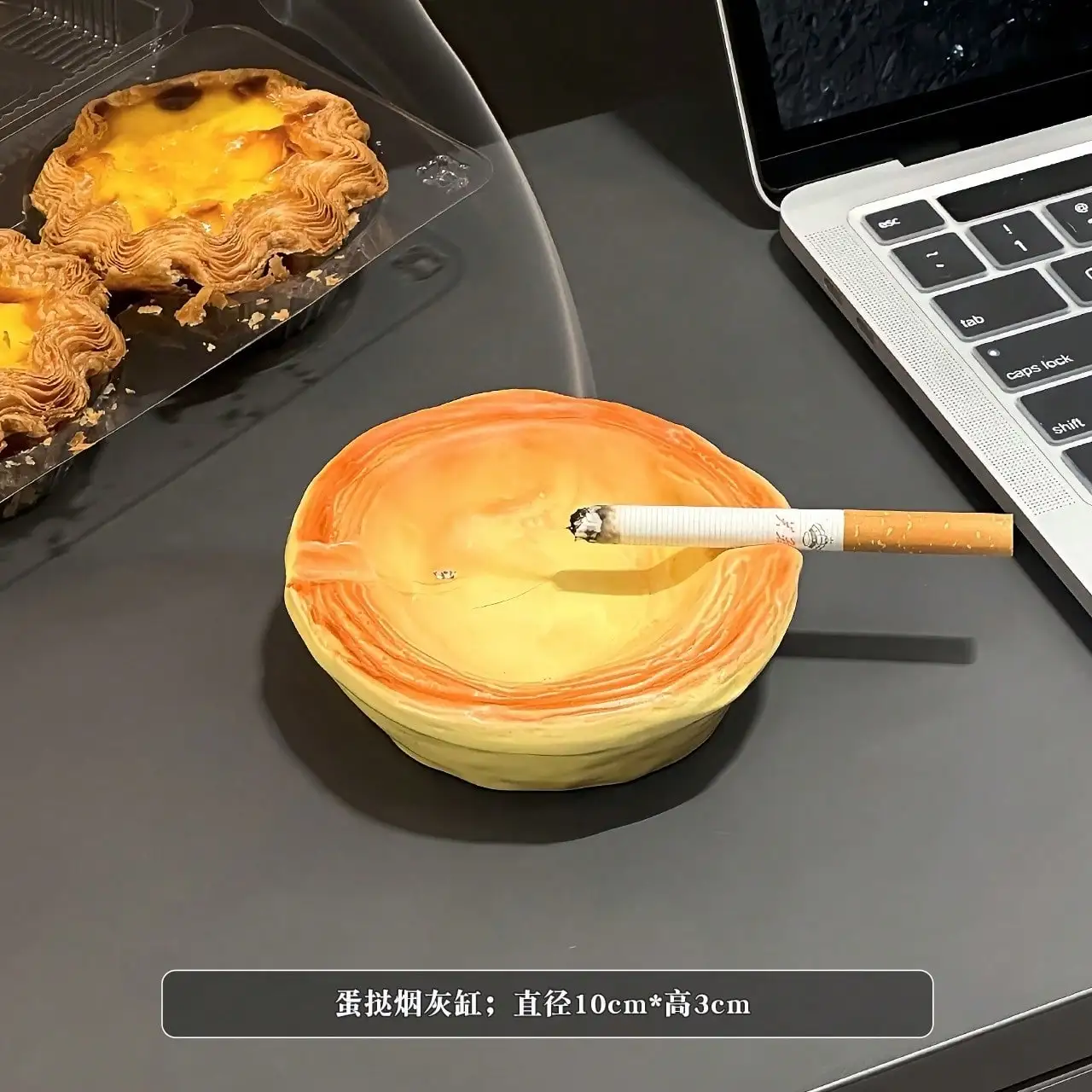 Creative Egg Tart Ashtray, Ceramic, Cute And Quirky, High-End, Anti-Ash Flying Ashtray, Personalized For Home, Living Room, And Office
Creative Egg Tart Ashtray, Ceramic, Cute And Quirky, High-End, Anti-Ash Flying Ashtray, Personalized For Home, Living Room, And Office