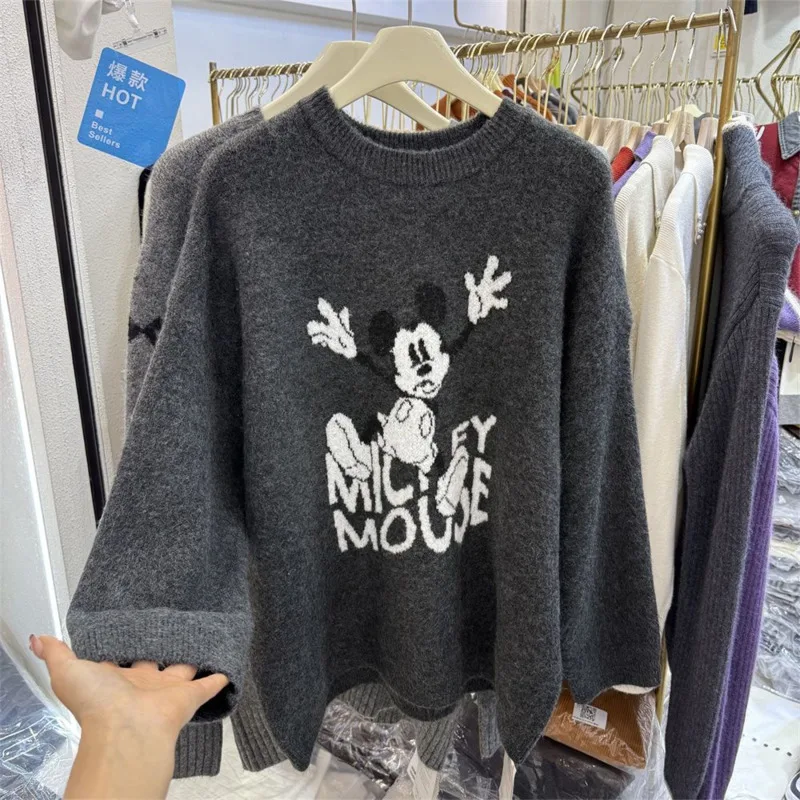 Зимняя толстовка с Микки Диснеем, женская новая свободная повседневная вязаная толстовка с мультяшным узором и круглым вырезом, универсальная пригородная толстовка
Зимняя толстовка с Микки Диснеем, женская новая свободная повседневная вязаная толстовка с мультяшным узором и круглым вырезом, универсальная пригородная толстовка