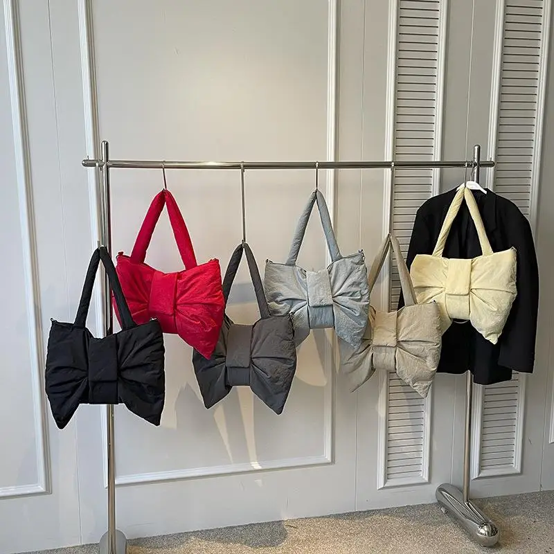 ChuiZhi Xin Brand Canvas Shoulder Bag with Cute Knot Simple Design Ladies Handbag Trendy Underarm Bag for Daily Use
ChuiZhi Xin Brand Canvas Shoulder Bag with Cute Knot Simple Design Ladies Handbag Trendy Underarm Bag for Daily Use