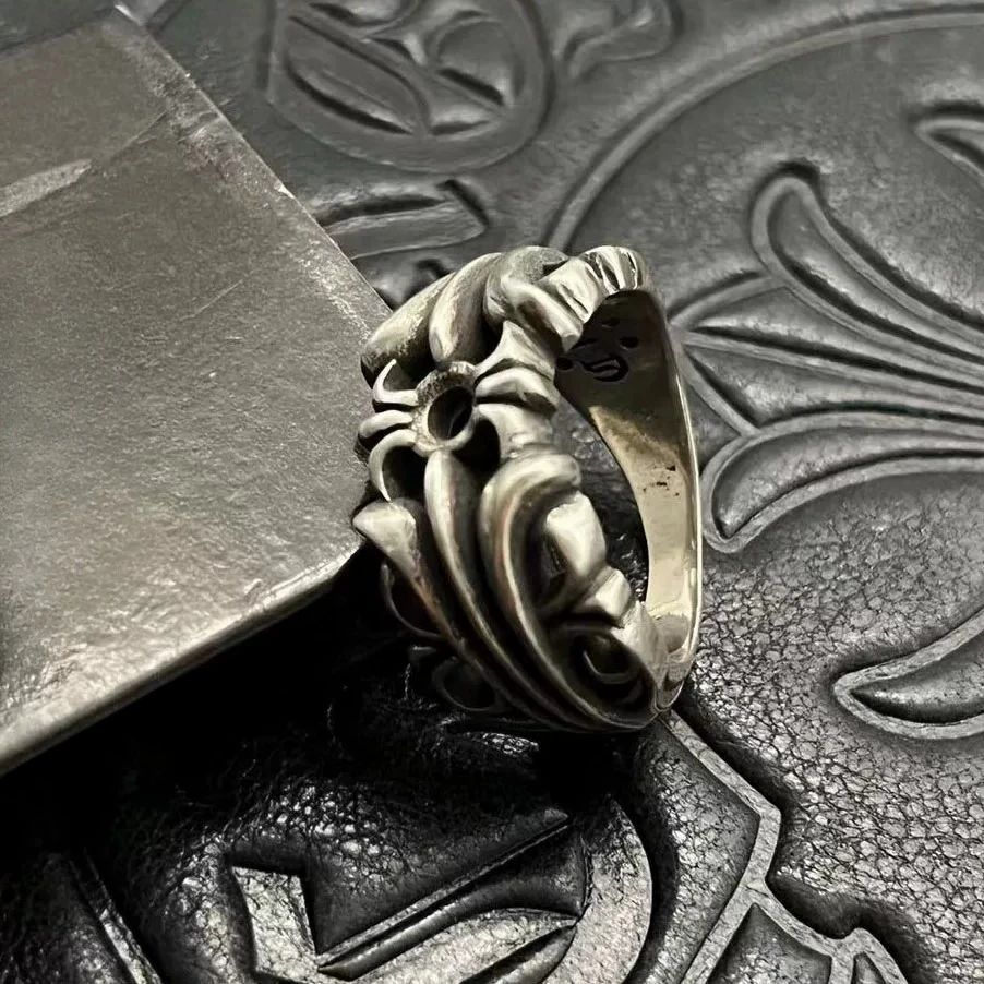 S925 sterling silver retro iris ring men's and women's personality hip-hop domineering ring classic old model
S925 sterling silver retro iris ring men's and women's personality hip-hop domineering ring classic old model