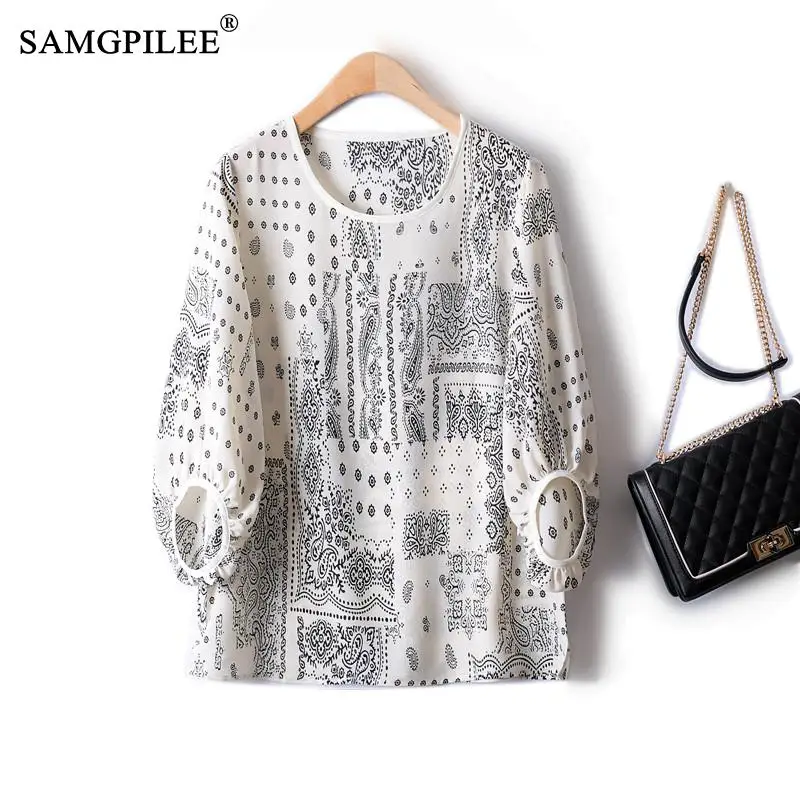 Fashion Woman Blouses 2022 New Three Quarter Sleeve Sunscreen Retro Print Round Neck Lantern Sleeve Chiffon Top Female 4XL
Fashion Woman Blouses 2022 New Three Quarter Sleeve Sunscreen Retro Print Round Neck Lantern Sleeve Chiffon Top Female 4XL