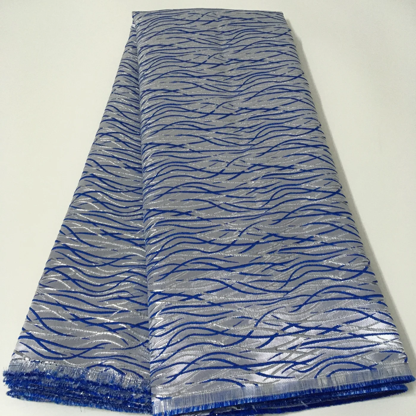 2021 New African Lace Fabric Nigerian French Tulle Lace 2.5 Yards High Quality Jacquard Brocade Lace Fabric for Party PJK21104-1
2021 New African Lace Fabric Nigerian French Tulle Lace 2.5 Yards High Quality Jacquard Brocade Lace Fabric for Party PJK21104-1