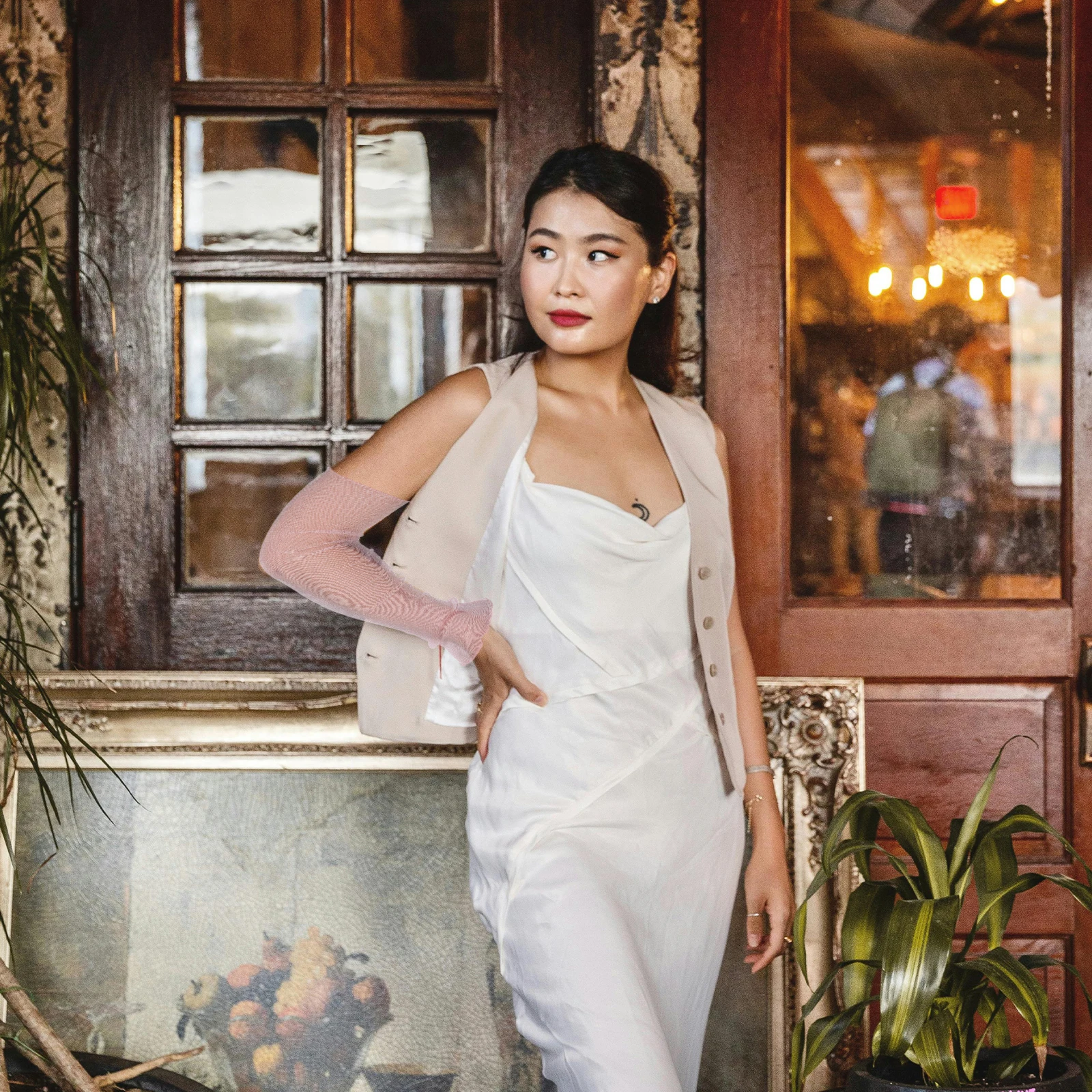 3 пары кружевных рукавов для женщин, дышащие, без пальцев, охлаждающие, с защитой от УФ-излучения, длинные кружевные нарукавники для лета, для вечеринок на открытом воздухе
3 пары кружевных рукавов для женщин, дышащие, без пальцев, охлаждающие, с защитой от УФ-излучения, длинные кружевные нарукавники для лета, для вечеринок на открытом воздухе