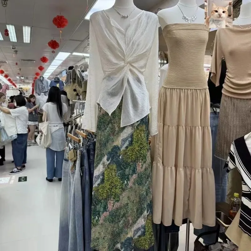 Women Twist V Neck Blouse Landscape Print Tiered Maxi Skirt Casual 2-Piece Outfit
Women Twist V Neck Blouse Landscape Print Tiered Maxi Skirt Casual 2-Piece Outfit