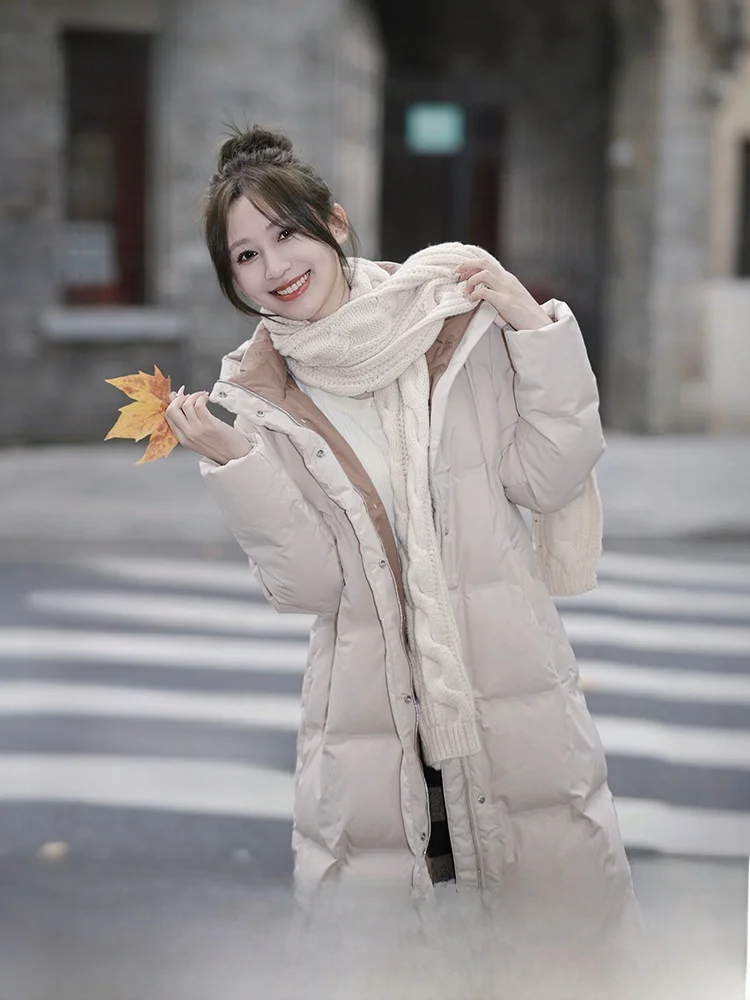 Зимняя женская удлиненная куртка Bosideng из гусиного пуха с капюшоном, теплая, модная, для повседневной носки, из искусственной кожи
Зимняя женская удлиненная куртка Bosideng из гусиного пуха с капюшоном, теплая, модная, для повседневной носки, из искусственной кожи