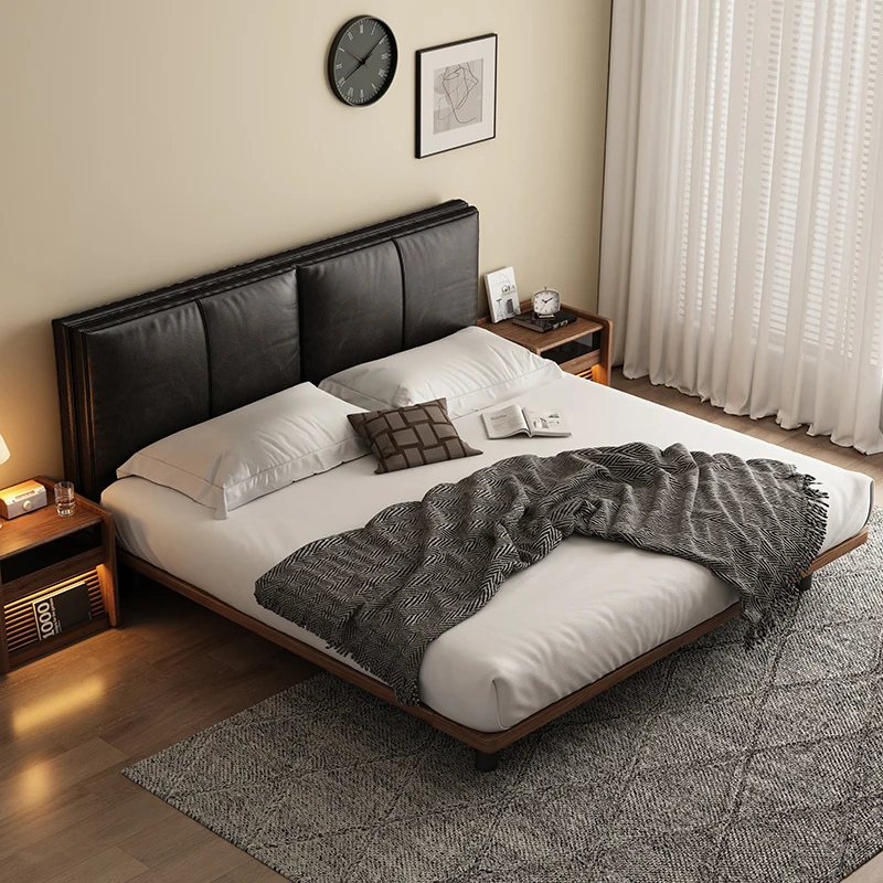 Master bedroom 1.8 meters solid wood bed Italian medieval light luxury black leather soft retro bed
Master bedroom 1.8 meters solid wood bed Italian medieval light luxury black leather soft retro bed