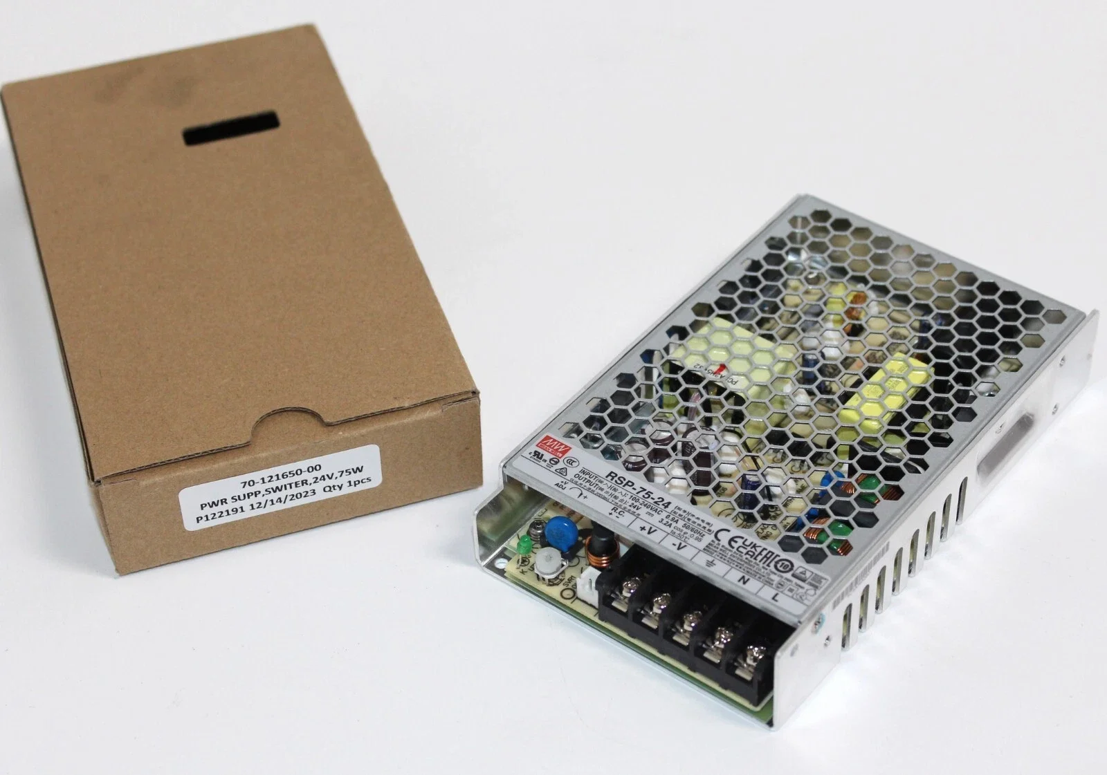 RSP-75-24 AC-DC Single Output Enclosed power supply; Output 24VDC Single Output at 3.2A; PFC; free air convection; Ultra low pro
RSP-75-24 AC-DC Single Output Enclosed power supply; Output 24VDC Single Output at 3.2A; PFC; free air convection; Ultra low pro