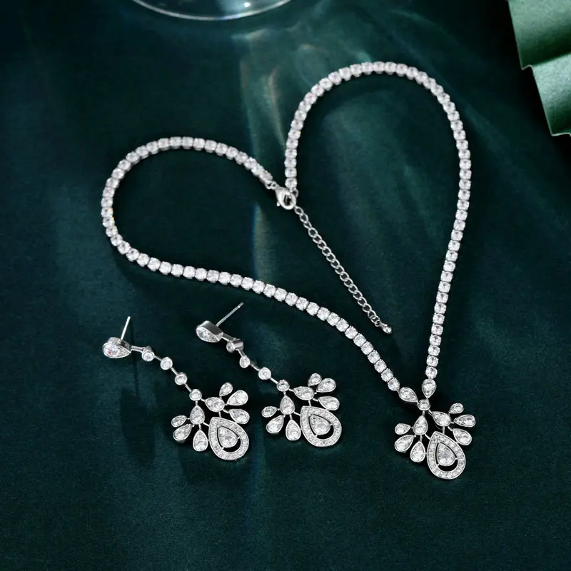 Luxury High-End French Style Long Tassel Bridal Earrings Necklace Water Drop Super Fairy Crown Evening Wedding Dress Set
Luxury High-End French Style Long Tassel Bridal Earrings Necklace Water Drop Super Fairy Crown Evening Wedding Dress Set