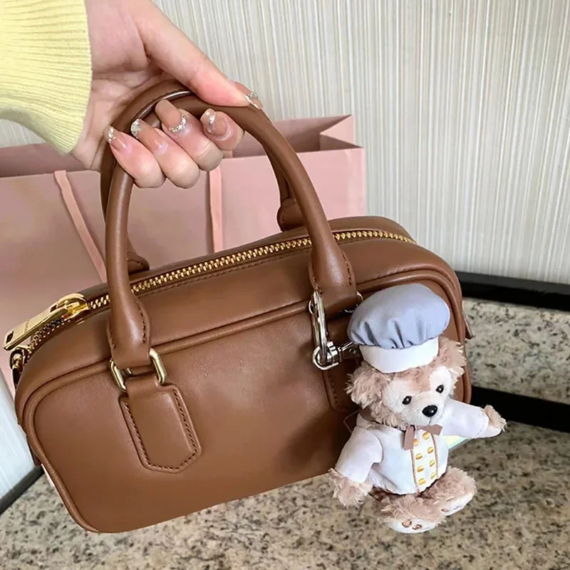 Fashion Versatile Horizontal Small Handbag Bowling Retro Pillow Bag 2024 New Autumn Winter Women's Cosmetic Storage Clutch Bags
Fashion Versatile Horizontal Small Handbag Bowling Retro Pillow Bag 2024 New Autumn Winter Women's Cosmetic Storage Clutch Bags