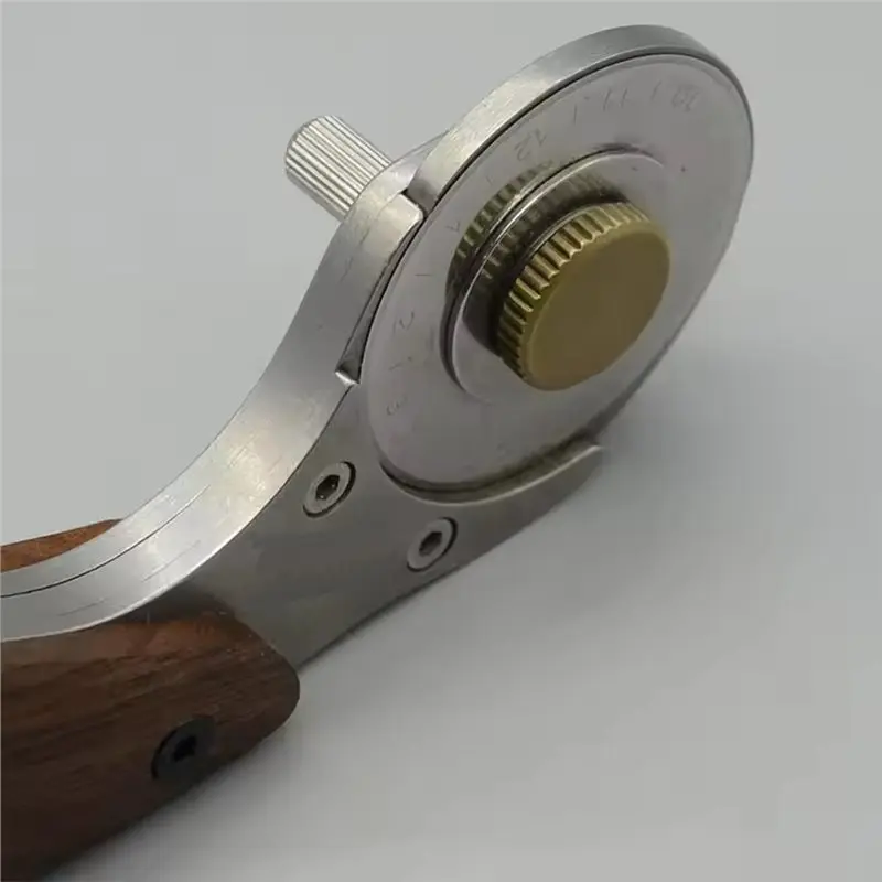 75STO-Rotary For Leather Cutter With Retractable Blade And Walnut Handle For Leather For Crafting Cutting Tool
75STO-Rotary For Leather Cutter With Retractable Blade And Walnut Handle For Leather For Crafting Cutting Tool
