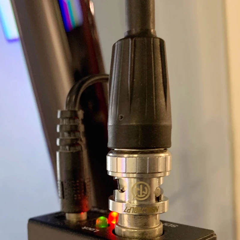 Neutrik 75Ω HD BNC Crimping Plug NBNC75BLP7 / NBNC75BLP9 / NBNC75BTU11 / NBNC75BYY11 HDTV / DVD TWIST Q9 BNC Cable Connector
Neutrik 75Ω HD BNC Crimping Plug NBNC75BLP7 / NBNC75BLP9 / NBNC75BTU11 / NBNC75BYY11 HDTV / DVD TWIST Q9 BNC Cable Connector